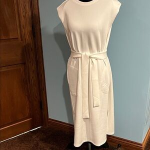 Elegant Cream Sleeveless Dress